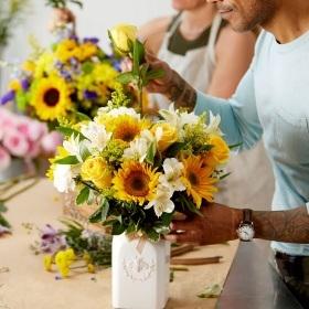 Header navigation sub menu